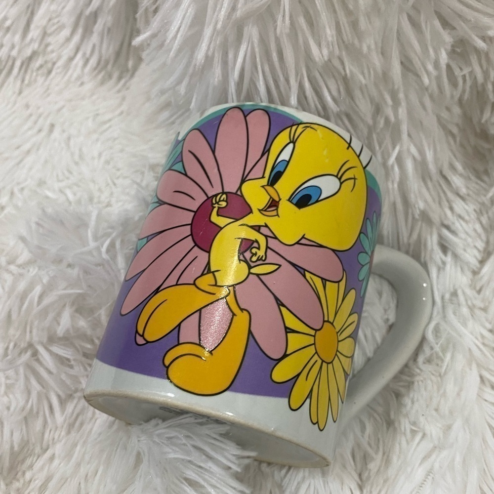 Looney Tunes Tweety and flowers mug